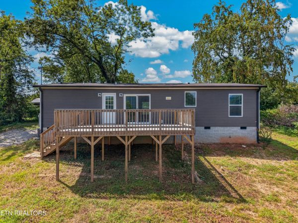 135 Gamble Lane, LaFollette, TN 37766