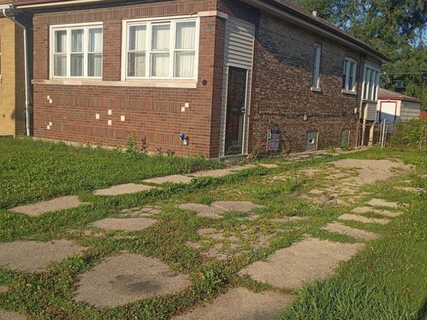 8226 S Honore Street , Chicago, IL 60620