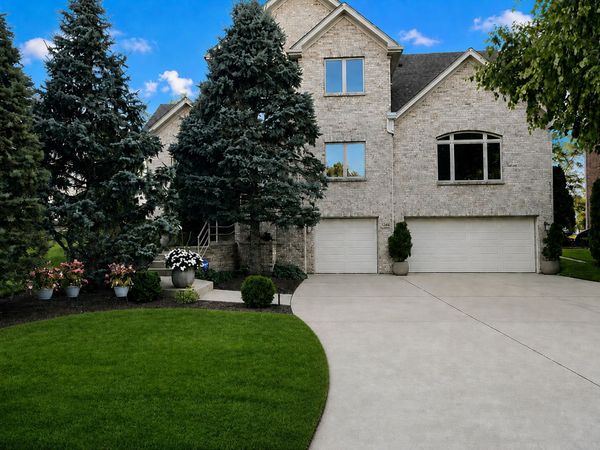 1268 N Palos Avenue , Palatine, IL 60067