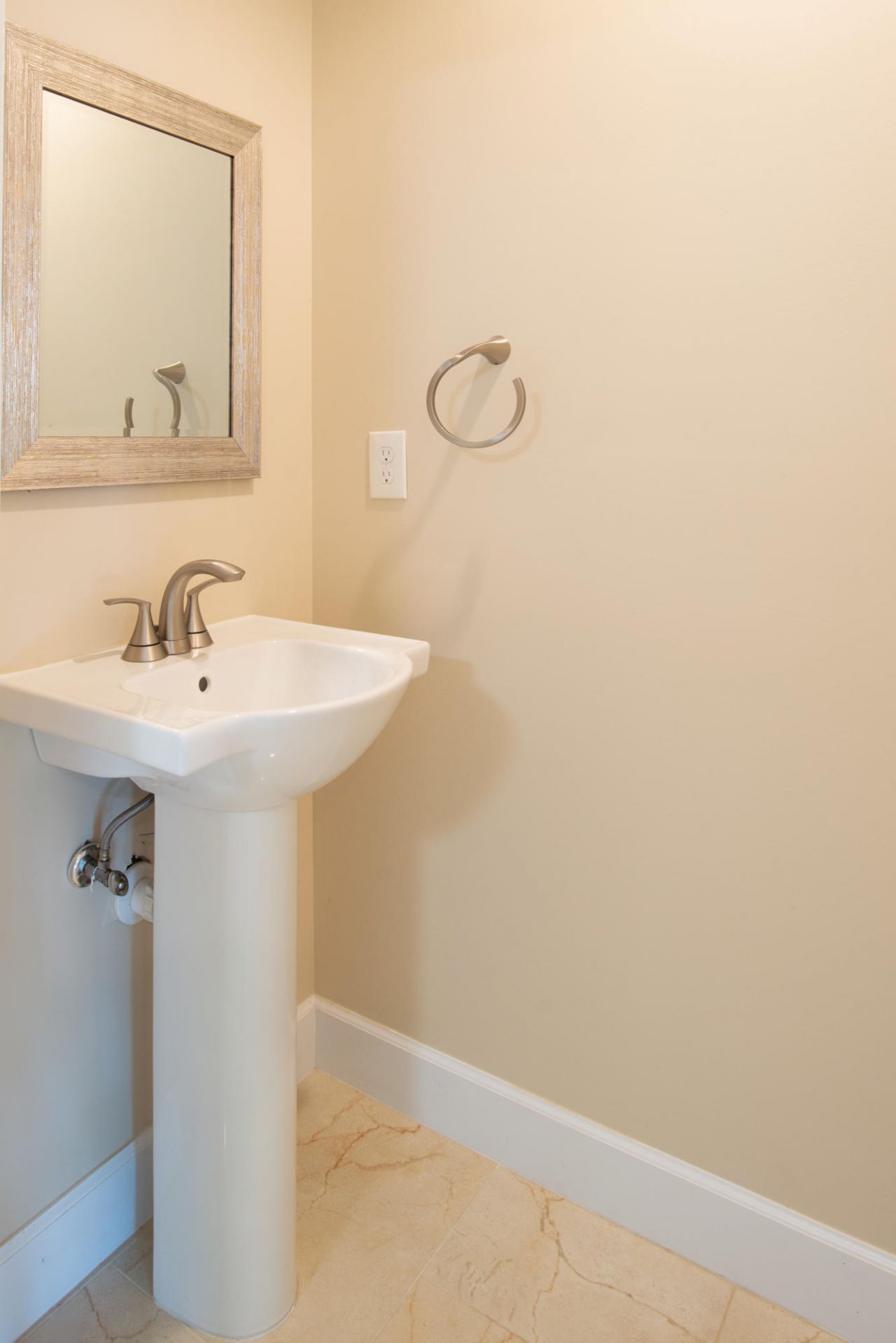 364 Orange Way, West Palm Beach, FL 33405 Photo
