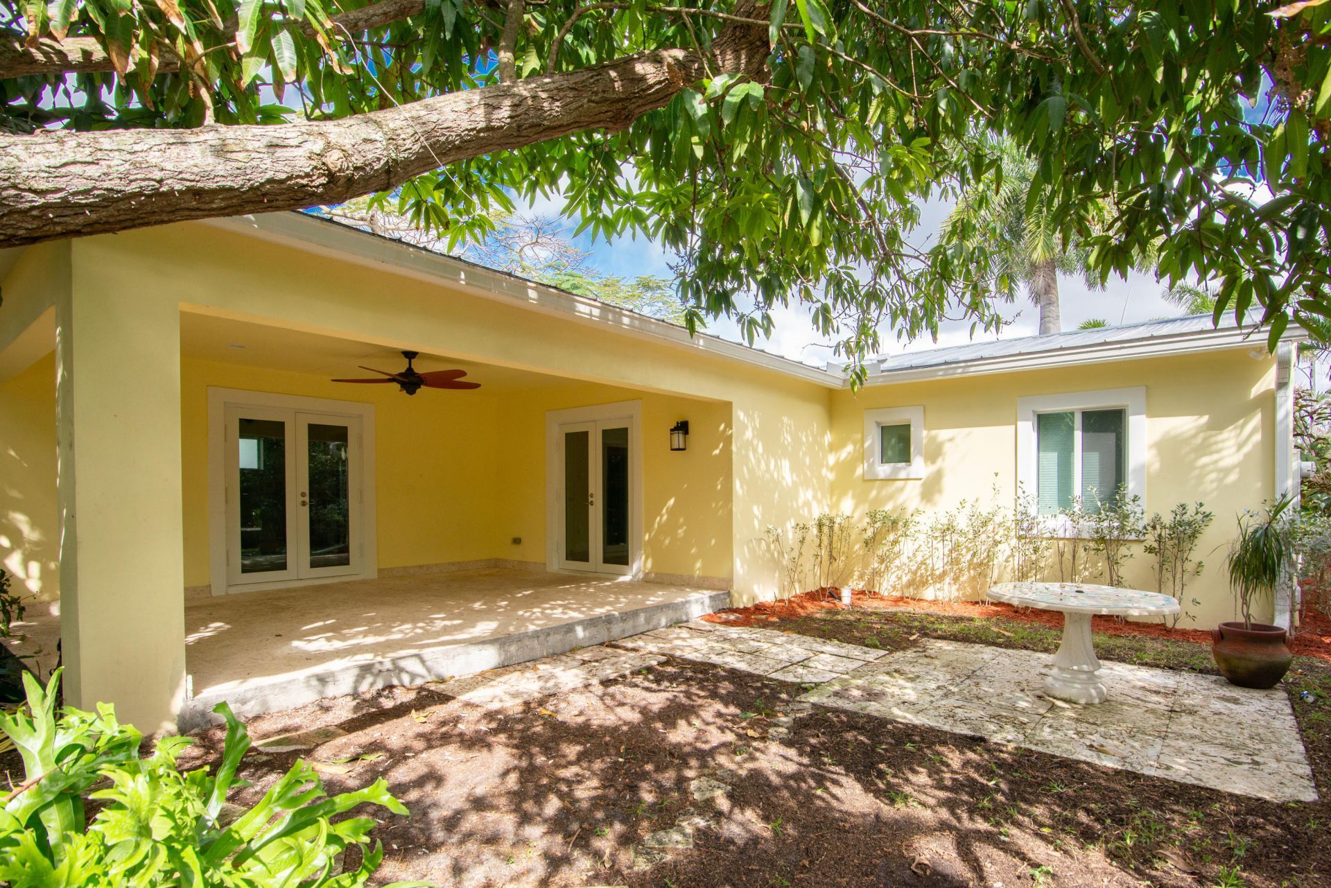 364 Orange Way, West Palm Beach, FL 33405 Photo