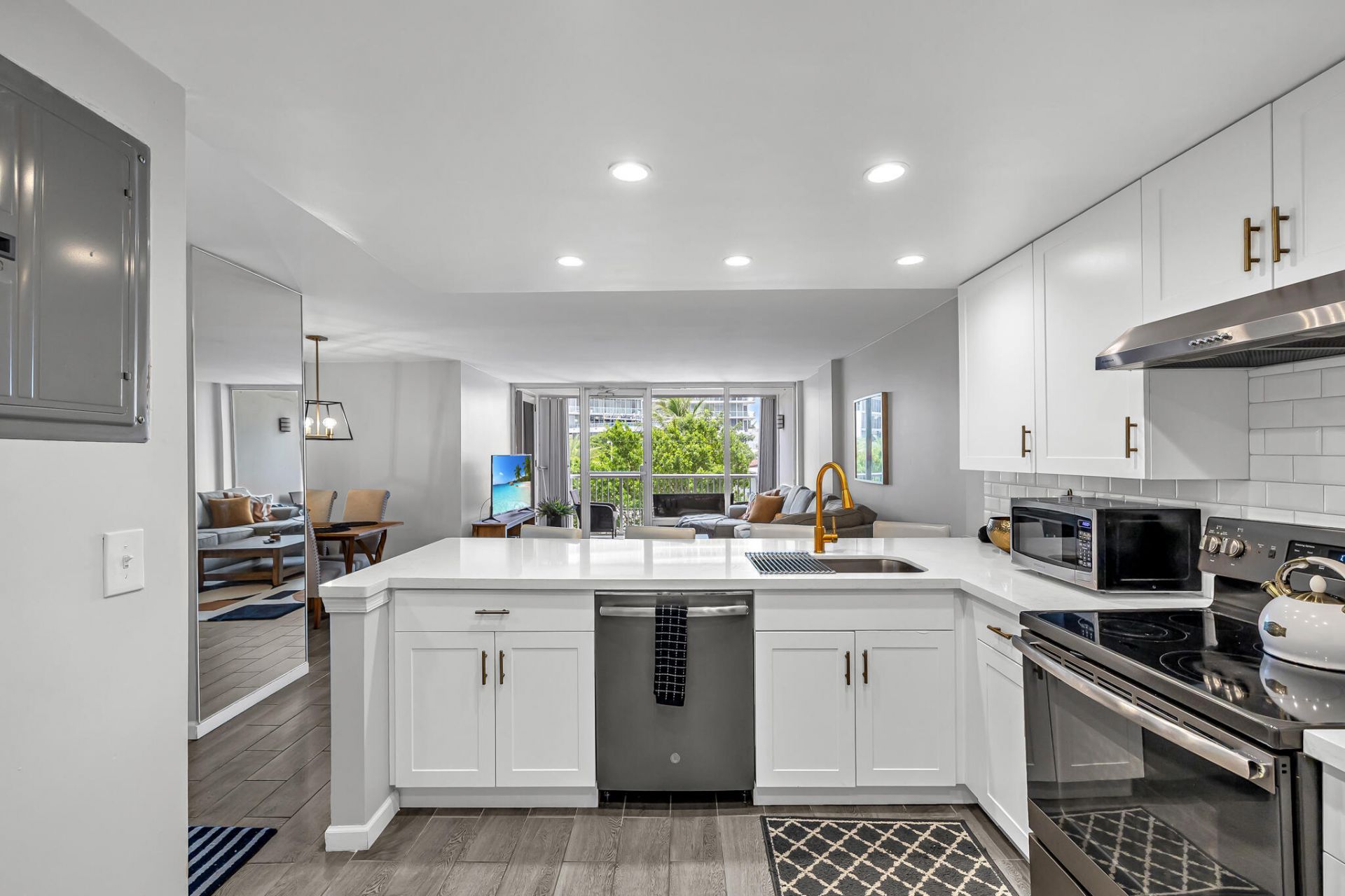 2200 NE 33rd Avenue, Unit 3E, Fort Lauderdale, FL 33305 Photo