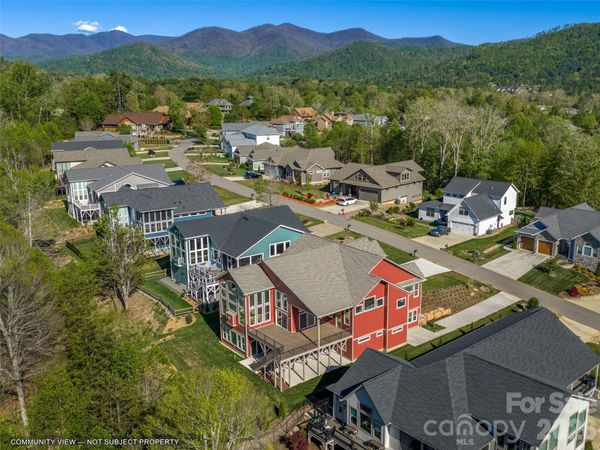 9998 Al Dorf Drive, Weaverville, NC 28787