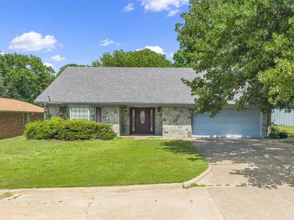 75 Cherry Street, Healdton, OK 73438
