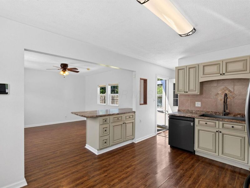 411 Westport Drive , Groveport, OH 43125 Photo 5