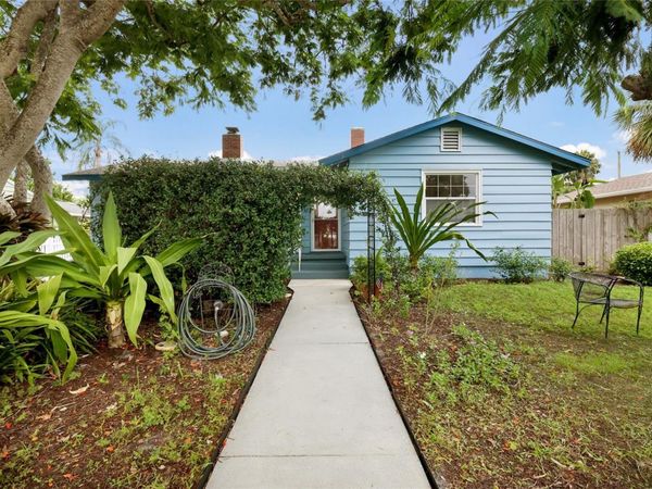 2070 HYDE PARK STREET, SARASOTA, FL 34239