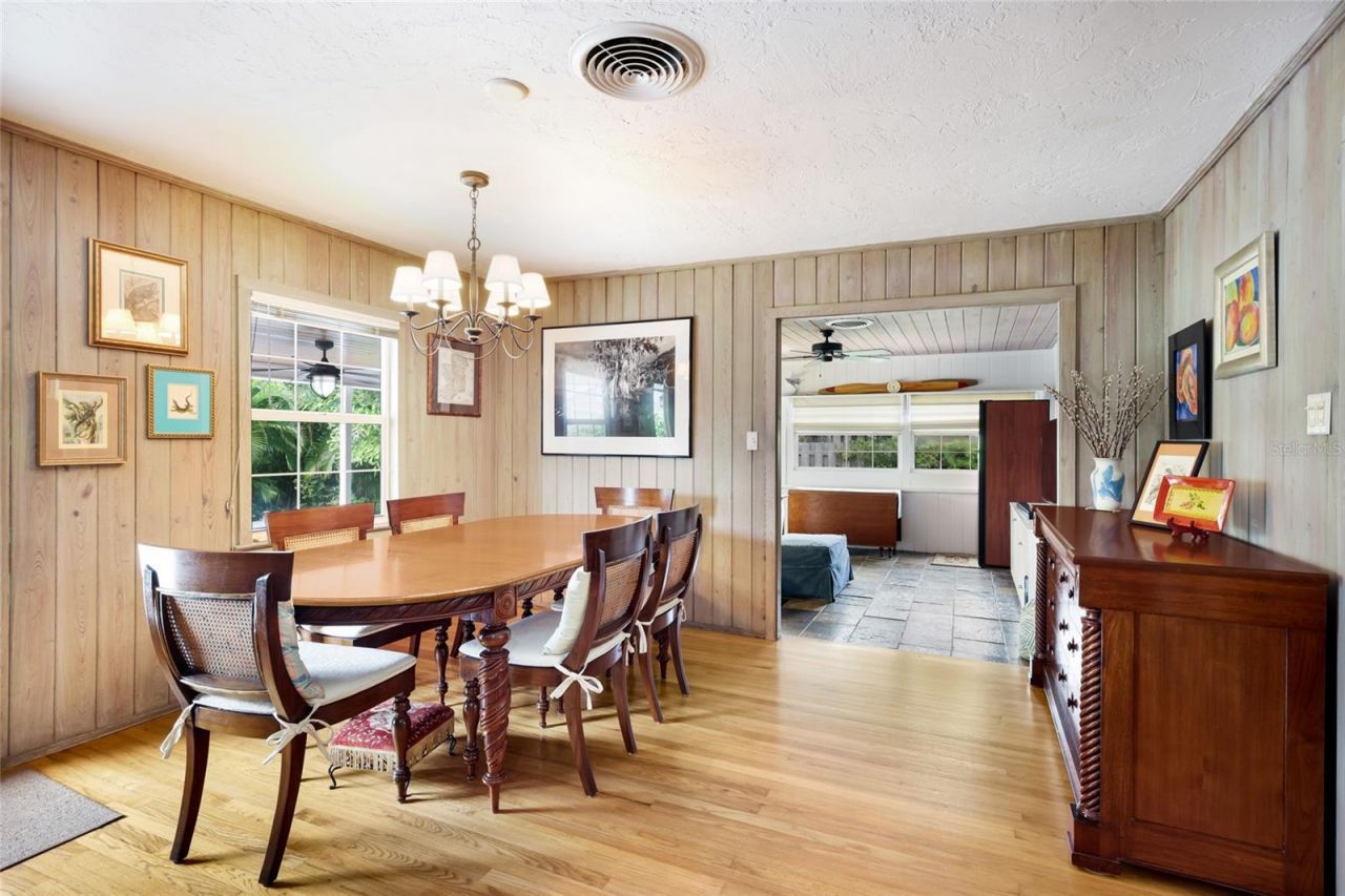 2070 Hyde Park Street, Sarasota, FL 34239 Photo