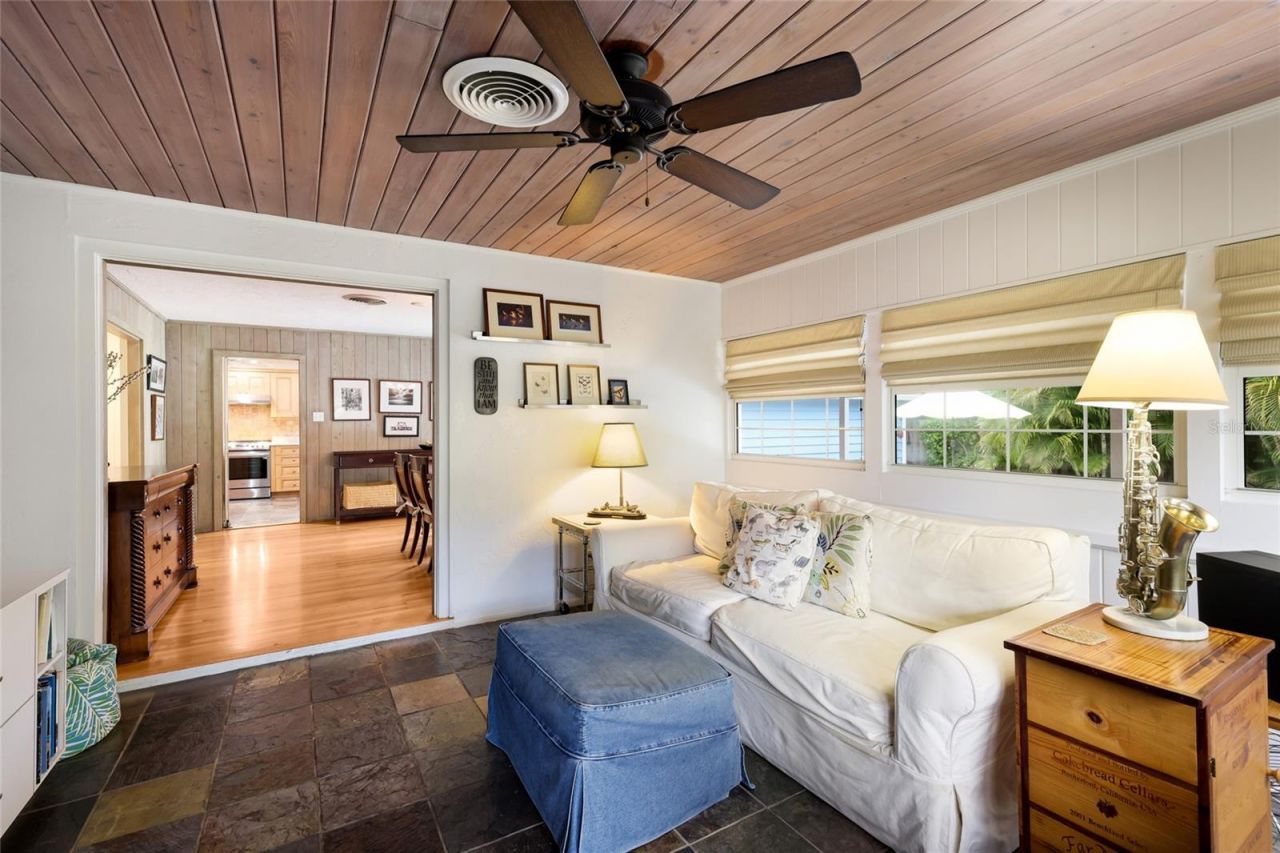 2070 Hyde Park Street, Sarasota, FL 34239 Photo