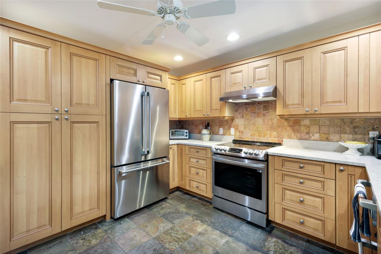 2070 Hyde Park Street, Sarasota, FL 34239 Photo