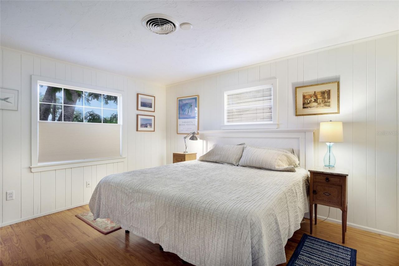 2070 Hyde Park Street, Sarasota, FL 34239 Photo