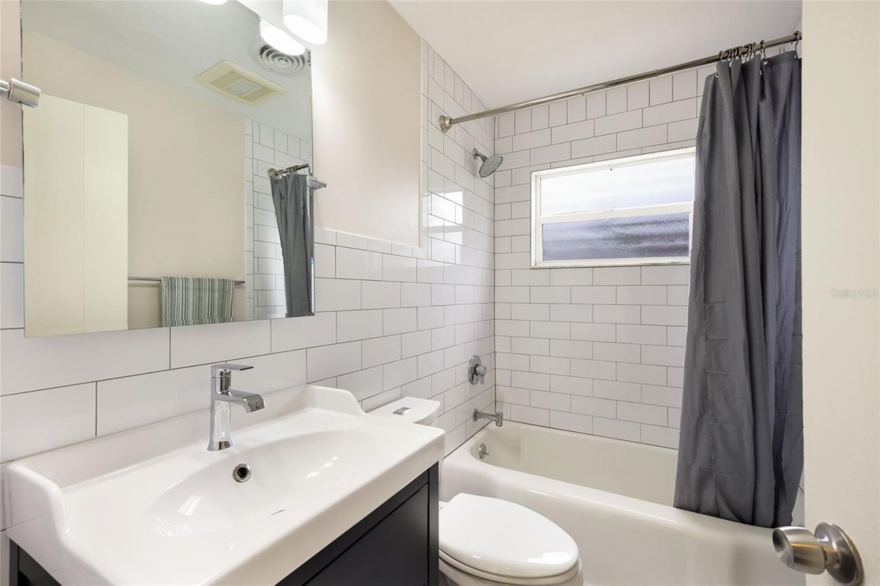 2070 Hyde Park Street, Sarasota, FL 34239 Photo