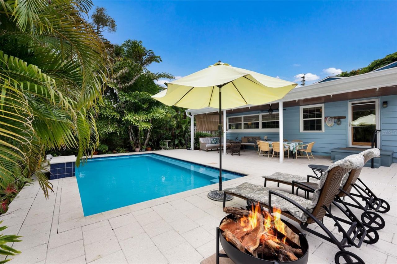 2070 Hyde Park Street, Sarasota, FL 34239 Photo