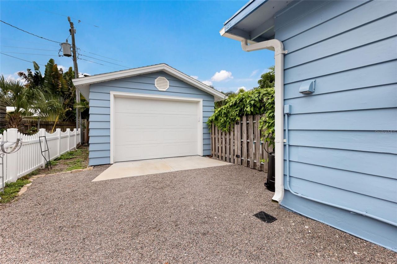 2070 Hyde Park Street, Sarasota, FL 34239 Photo