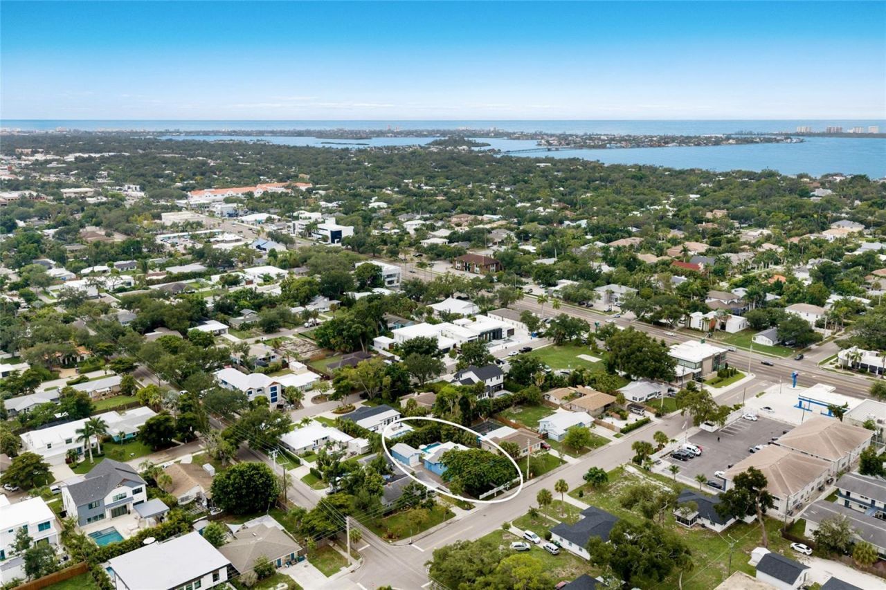 2070 Hyde Park Street, Sarasota, FL 34239 Photo