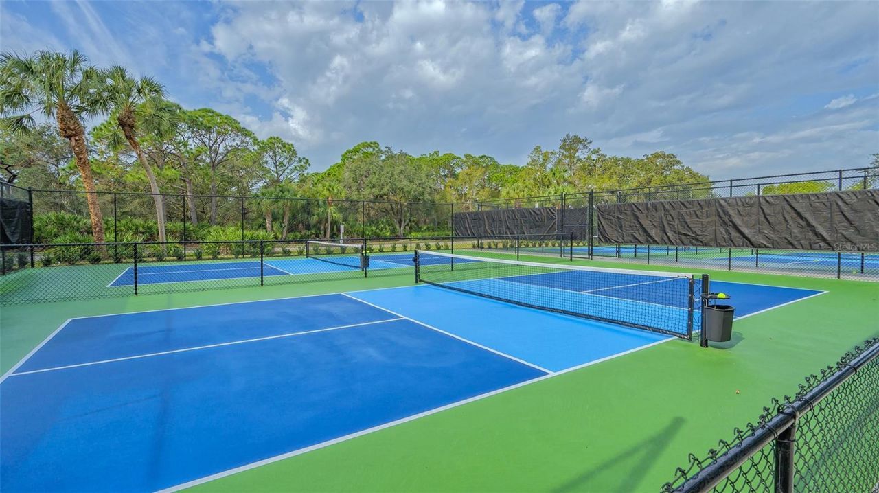 6682 Saint James Crossing, University Park, FL 34201 Photo
