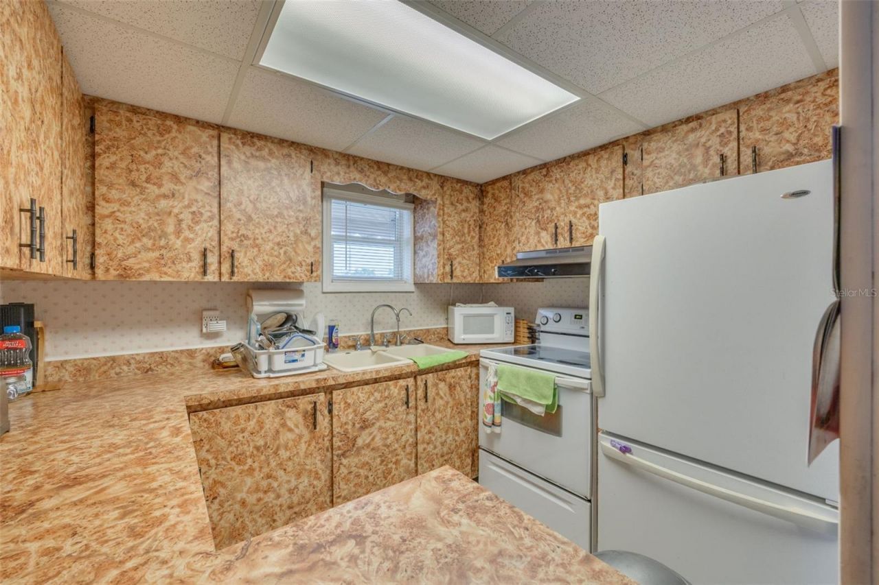 2865 E Bay Drive, Largo, FL 33771 Photo