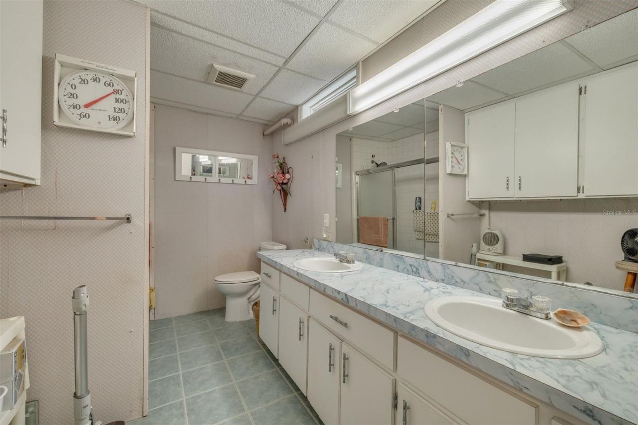 2865 E Bay Drive, Largo, FL 33771 Photo