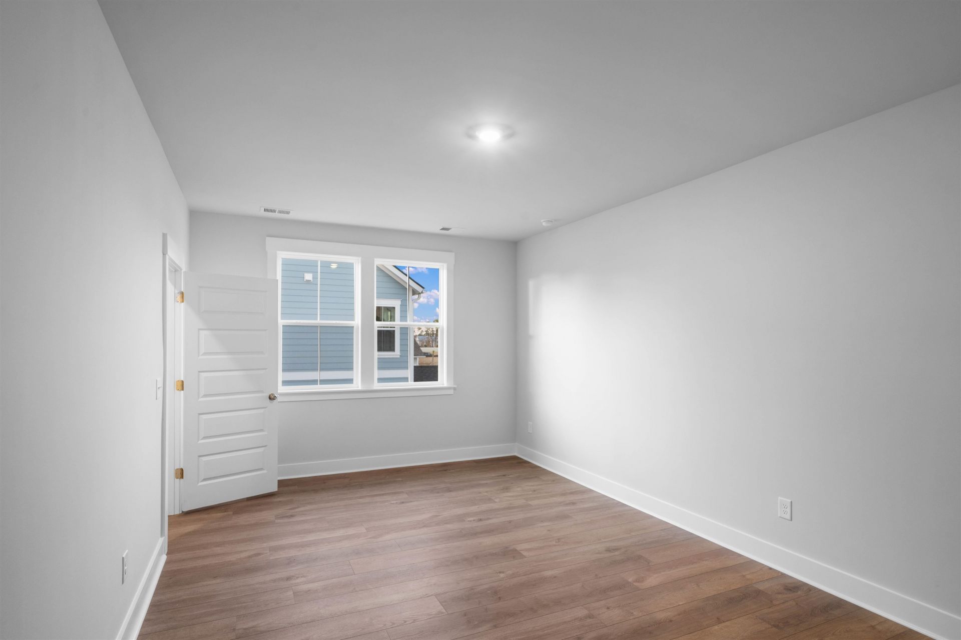 203 Atlantic Breeze St. Photo 16