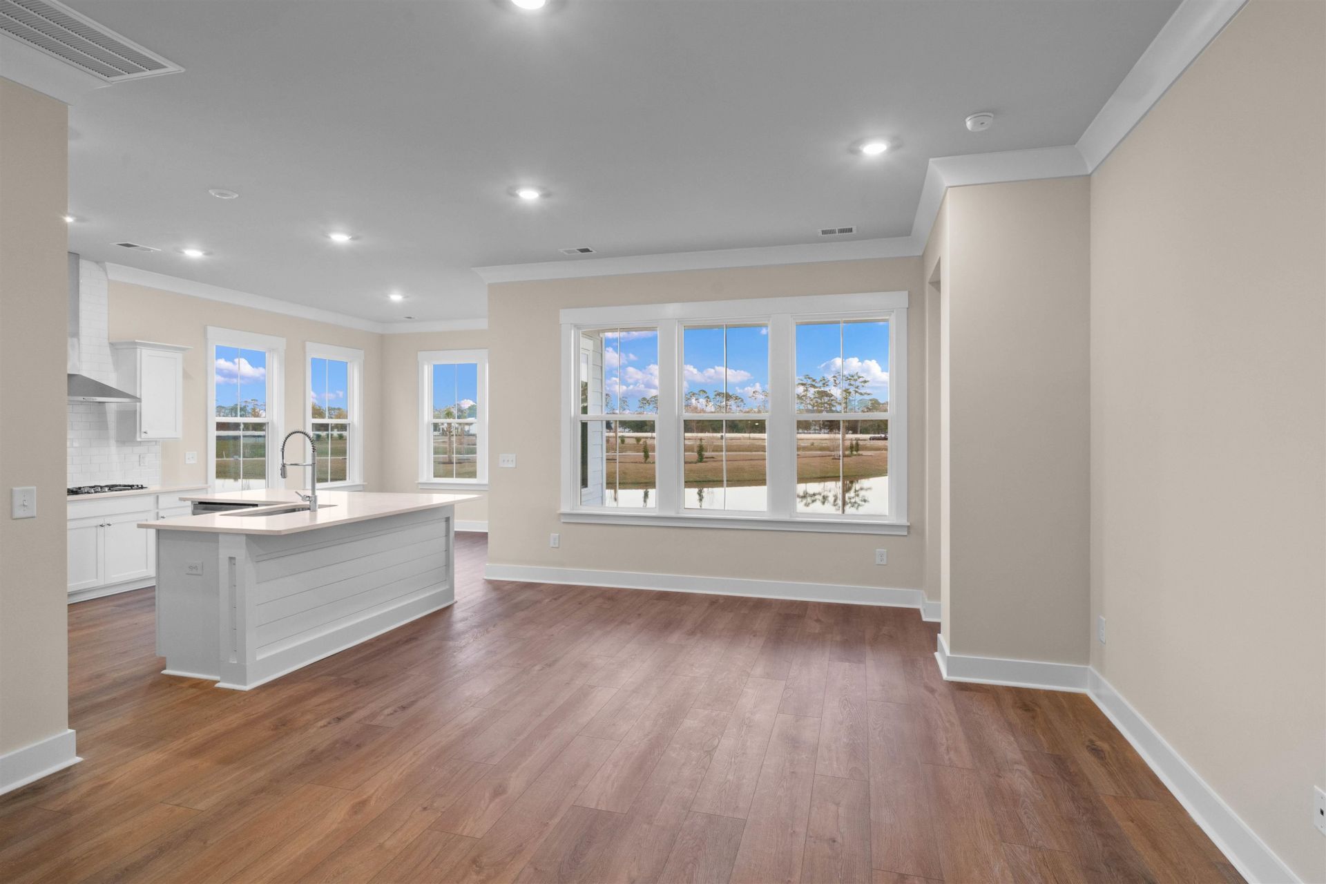 203 Atlantic Breeze St. Photo 6