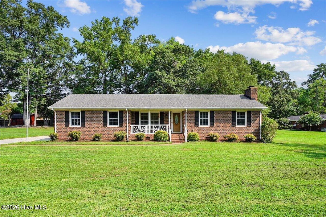 2430 Forrest Drive, Kinston, NC 28504 Main Photo