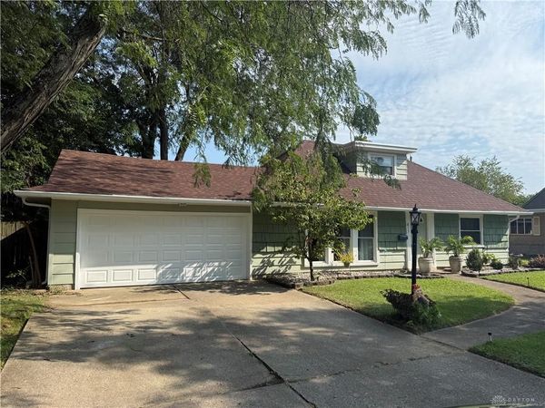 813 E Stroop Road, Kettering, OH 45429