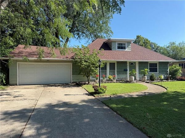 813 E Stroop Road, Kettering, OH 45429