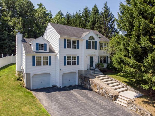 11 Wintergreen Drive, Merrimack, NH 03054