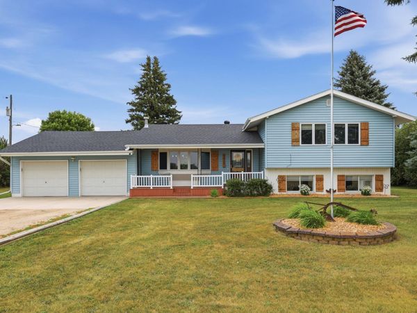 9424 70th Street S, Sabin, MN 56580