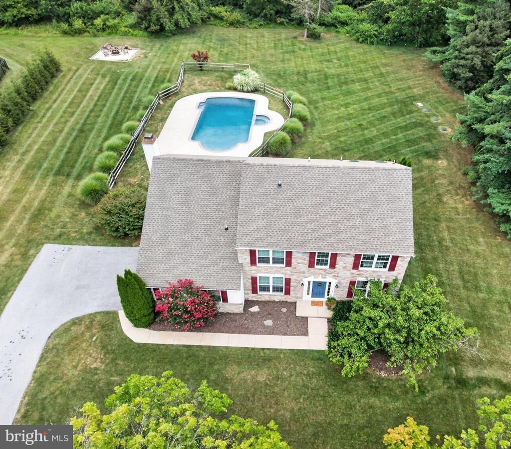 26 SENECA COURT , CHESTER SPRINGS, PA 19425