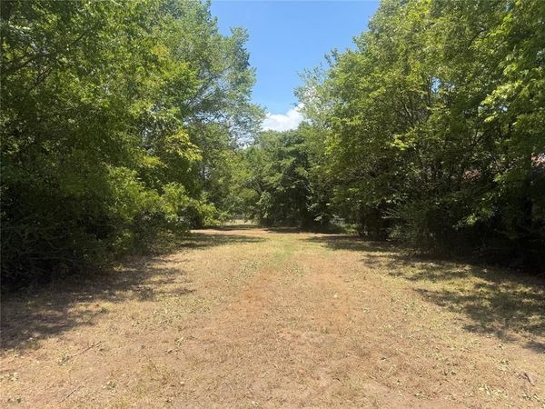 704 E BOOTH, Paris, TX 75460