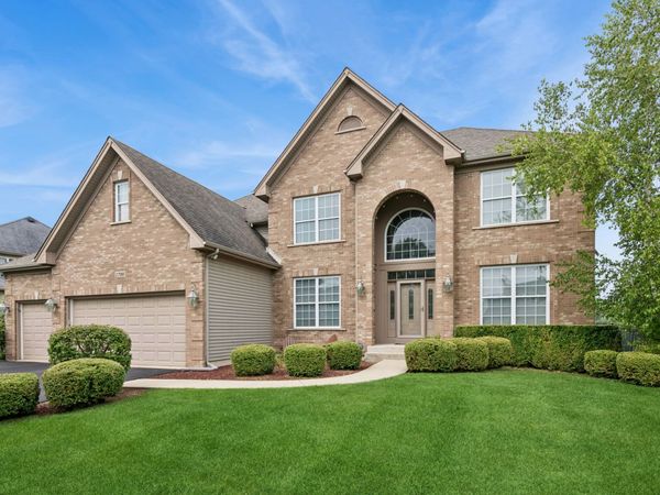1790 Queensport Drive , Crystal Lake, IL 60014