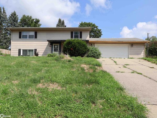 2803 Nelson Road, Marshalltown, IA 50158