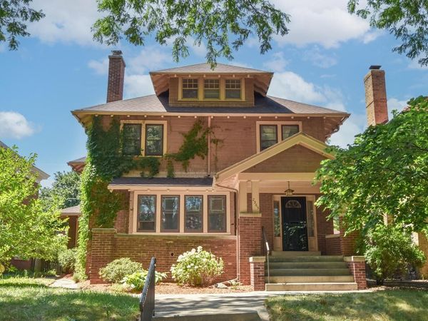 2565 N Grant BOULEVARD, Milwaukee, WI 53210