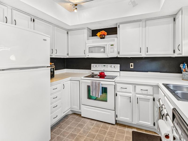 5298 Bethel Woods Drive , Columbus, OH 43220 Photo 10