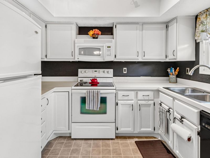 5298 Bethel Woods Drive , Columbus, OH 43220 Photo 11