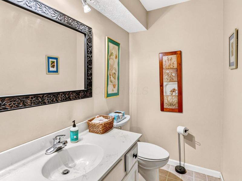 5298 Bethel Woods Drive , Columbus, OH 43220 Photo 13