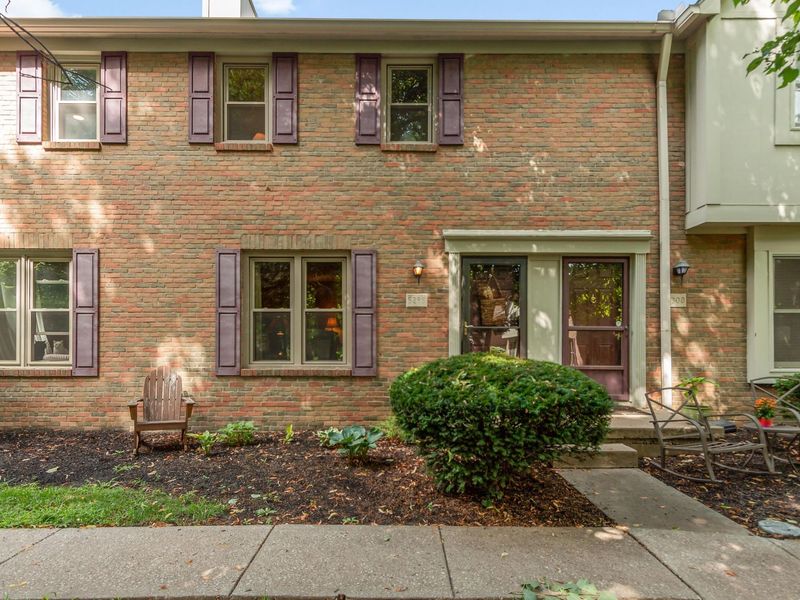 5298 Bethel Woods Drive , Columbus, OH 43220 Photo 2