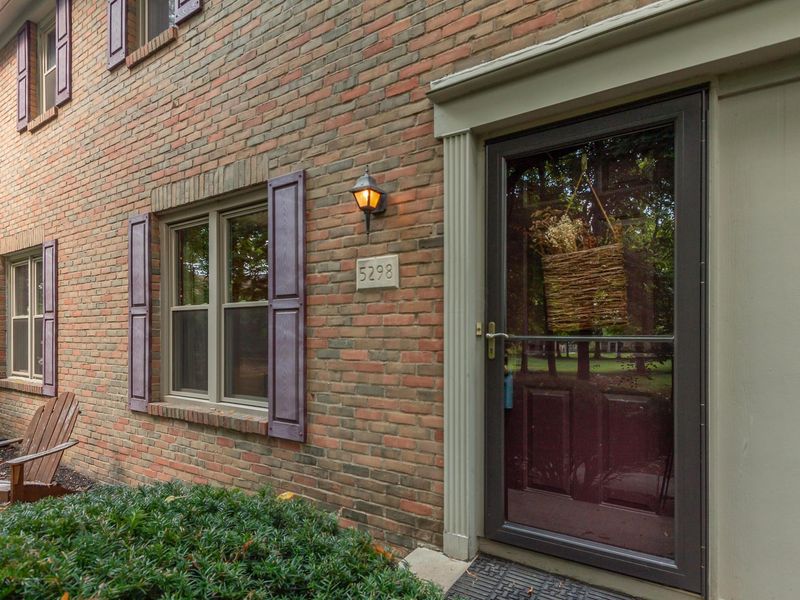 5298 Bethel Woods Drive , Columbus, OH 43220 Photo 3