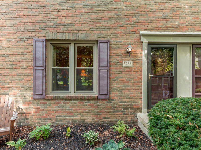 5298 Bethel Woods Drive , Columbus, OH 43220 Photo 4