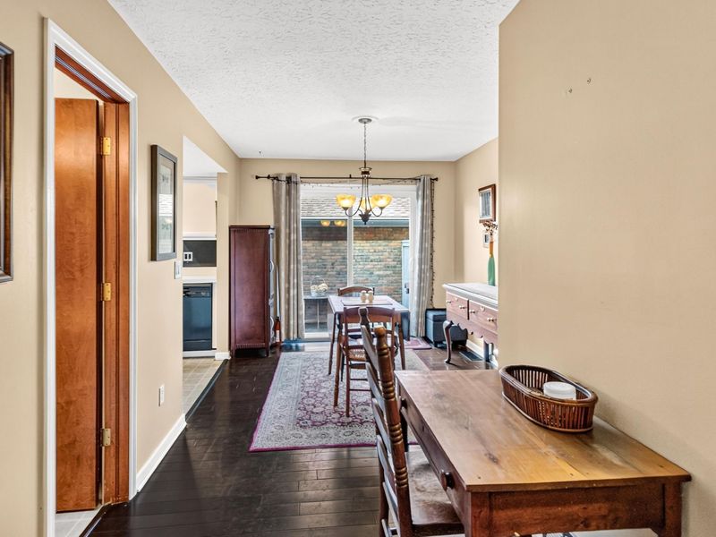 5298 Bethel Woods Drive , Columbus, OH 43220 Photo 8