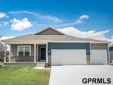 10614 Bearcreek Drive, Papillion, NE 68046