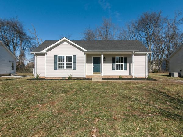 341 Erie Dr , Clarksville, TN 37040
