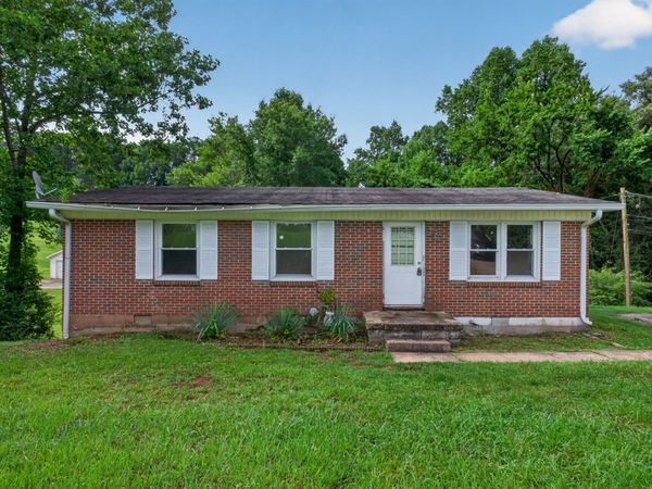 960 Bill Smith Rd , Cookeville, TN 38501