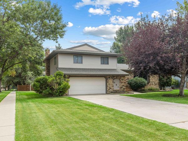 681 Cottonwood Court , West Fargo, ND 58078