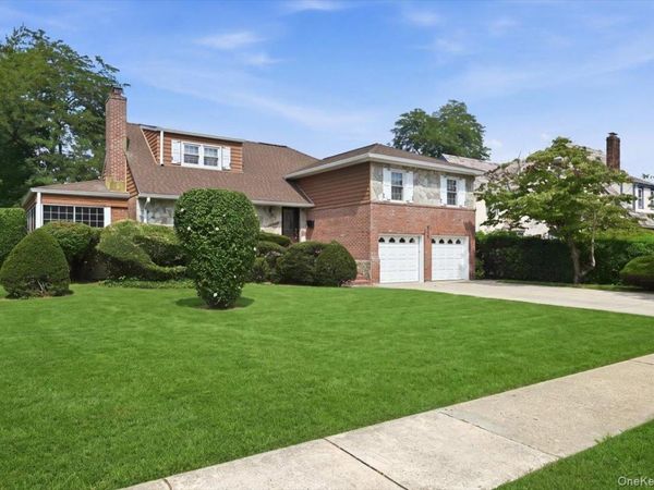 288 Brower Avenue, Rockville Centre, NY 11570