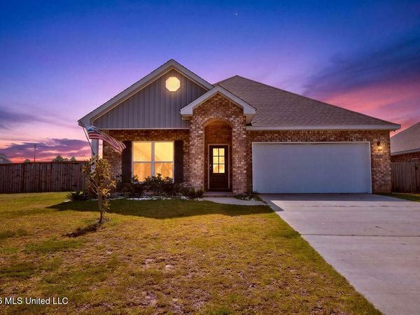 15610 Hawick Lane, Biloxi, MS 39532