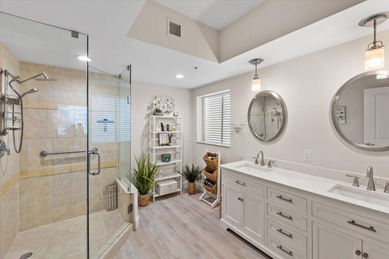 815 NW Flagler Avenue, Unit 201, Stuart, FL 34994 Photo