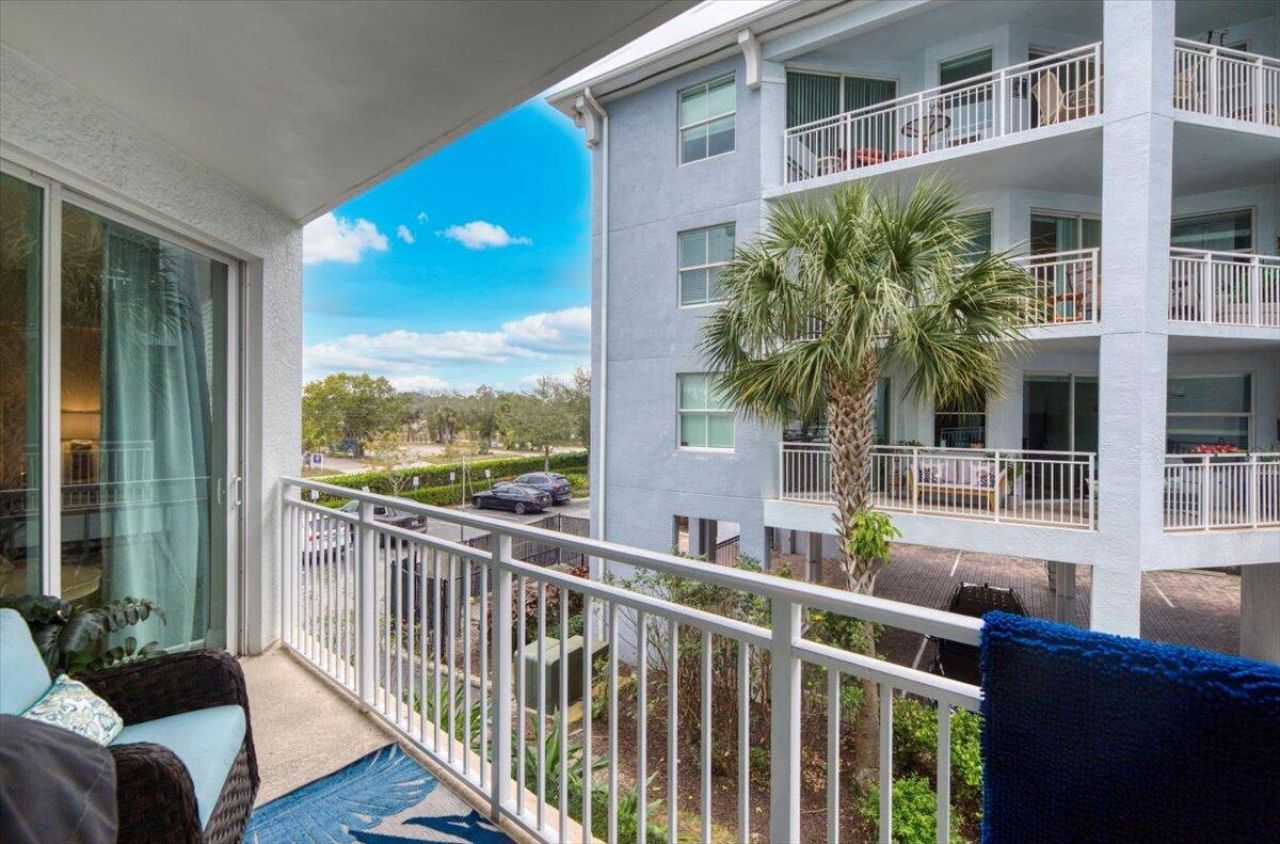 815 NW Flagler Avenue, Unit 201, Stuart, FL 34994 Photo