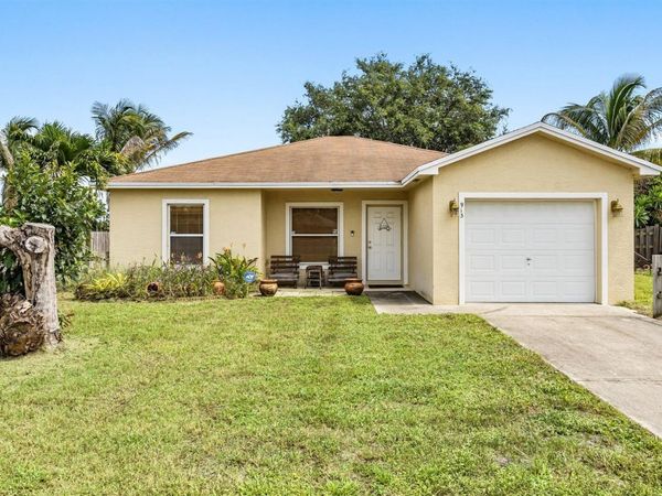 913 SE FORREST PARK Drive, Stuart, FL 34994
