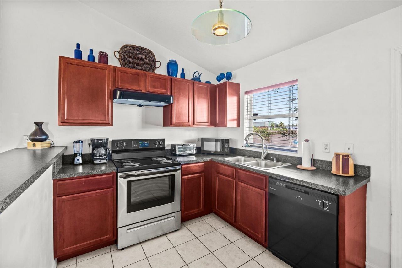 913 SE Forrest Park Drive, Stuart, FL 34994 Photo